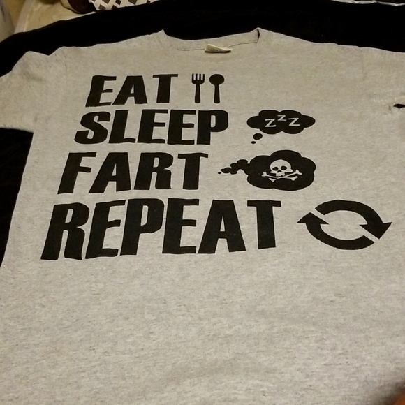 SIMPLY SOUTHERN COLLECTION EAT SLEEP FART REPEAT GRAY TSHIRT LIKE NEW MEDIUM - Picture 1 of 4